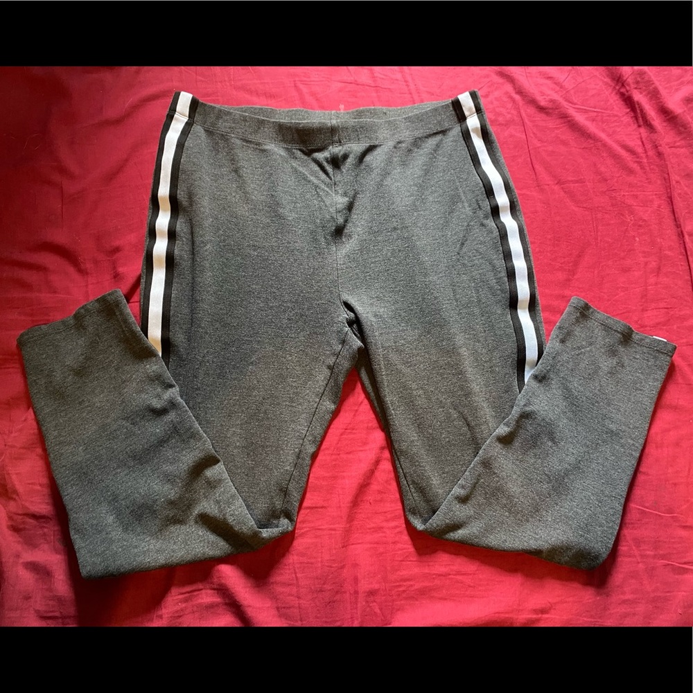 MICHEL STUDIO GREY & WHITE STRIPED LEGGING